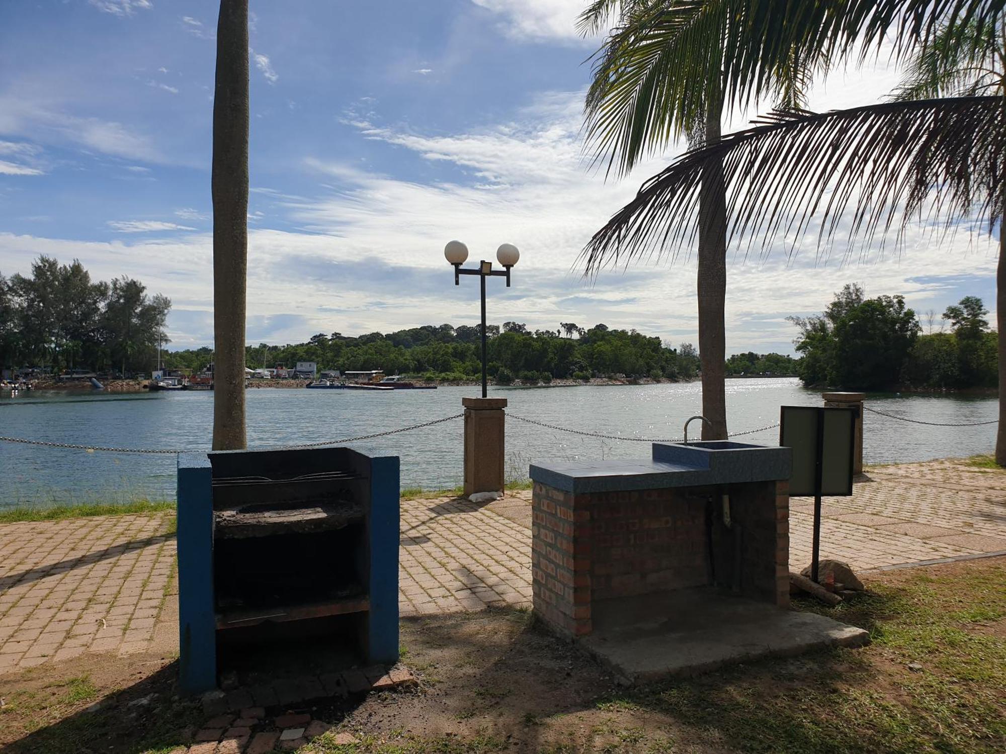 11 Cozyhome -Karaoke Pool Bbq Fishing Port Dickson Extérieur photo